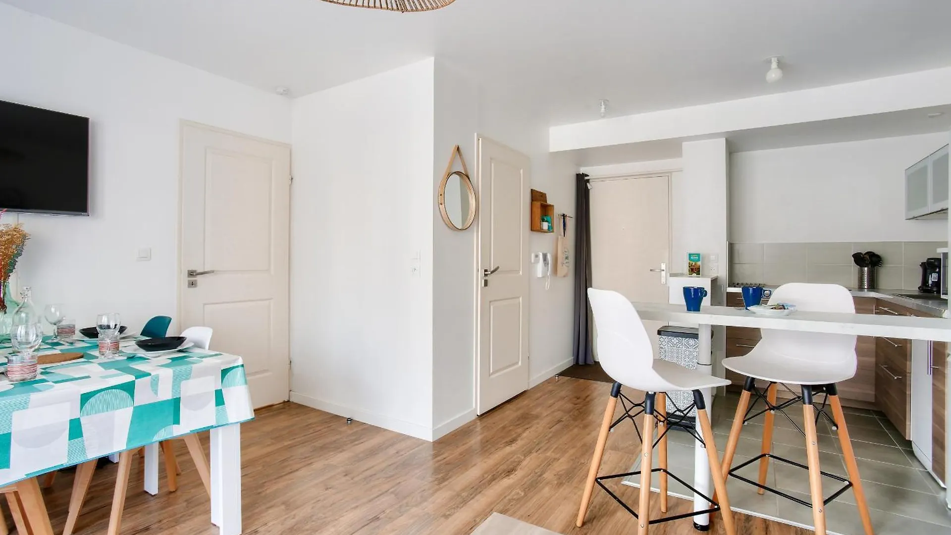 Appartement Pour 2 - Terrasse - 800M De La Plage Динар Апартаменты